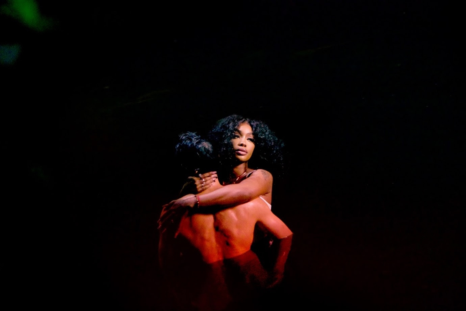 SZA releases cameo-studded video for ‘Snooze’