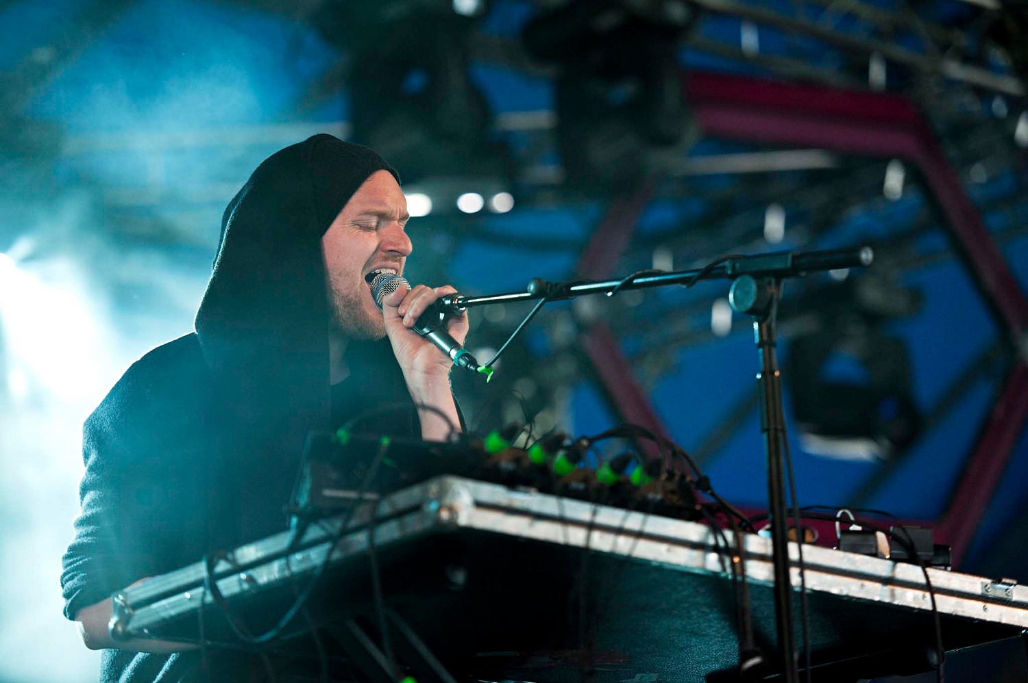 SOHN sets off 'Tremors' during Latitude 2014 set