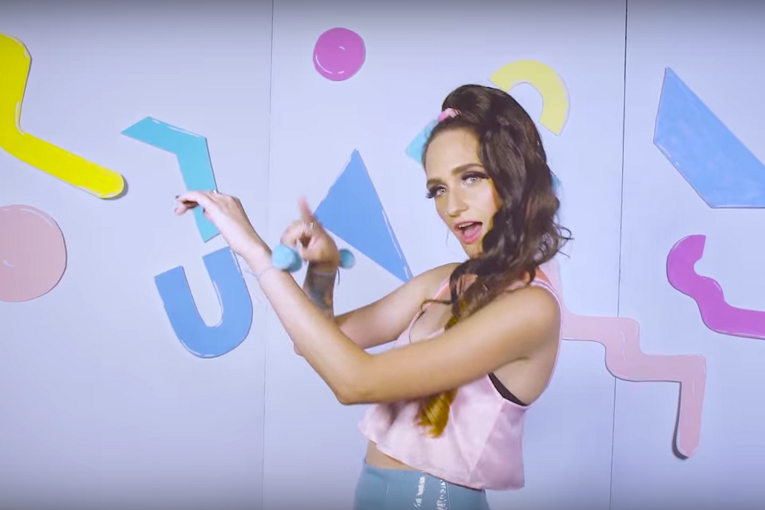 Sad13 gets her choreography on in 'Get A Yes' video