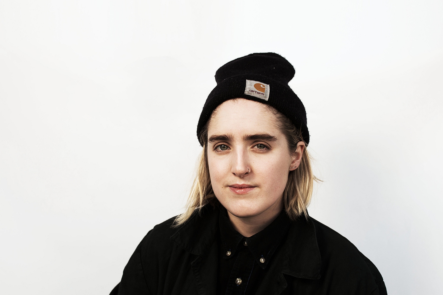 Shura plays Radio 1 session for Annie Mac