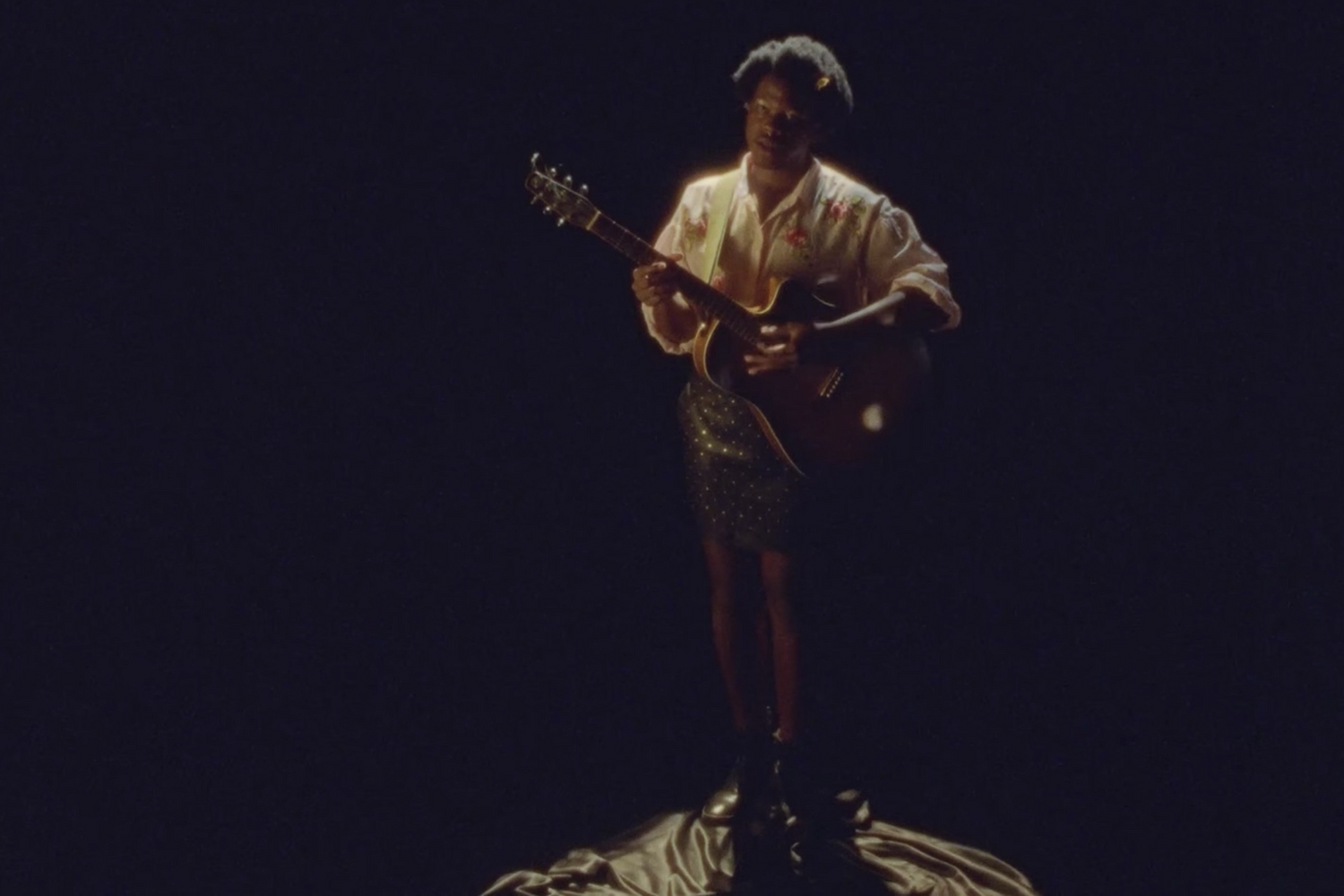 Shamir shares ‘Larry Clark’ video