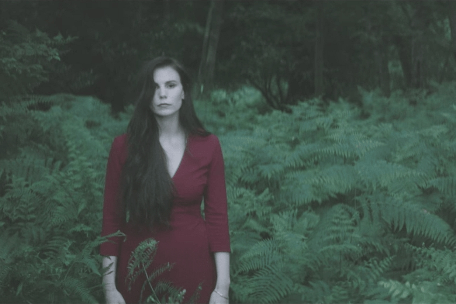 Skott gets intense in video for new single ‘Mermaid’