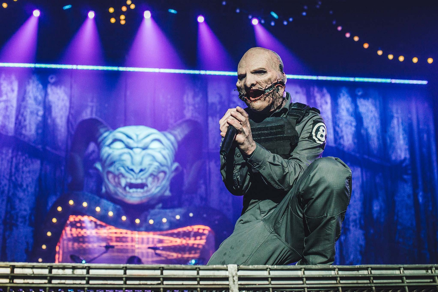 Slipknot & Korn cover Beastie Boys' 'Sabotage' during London show