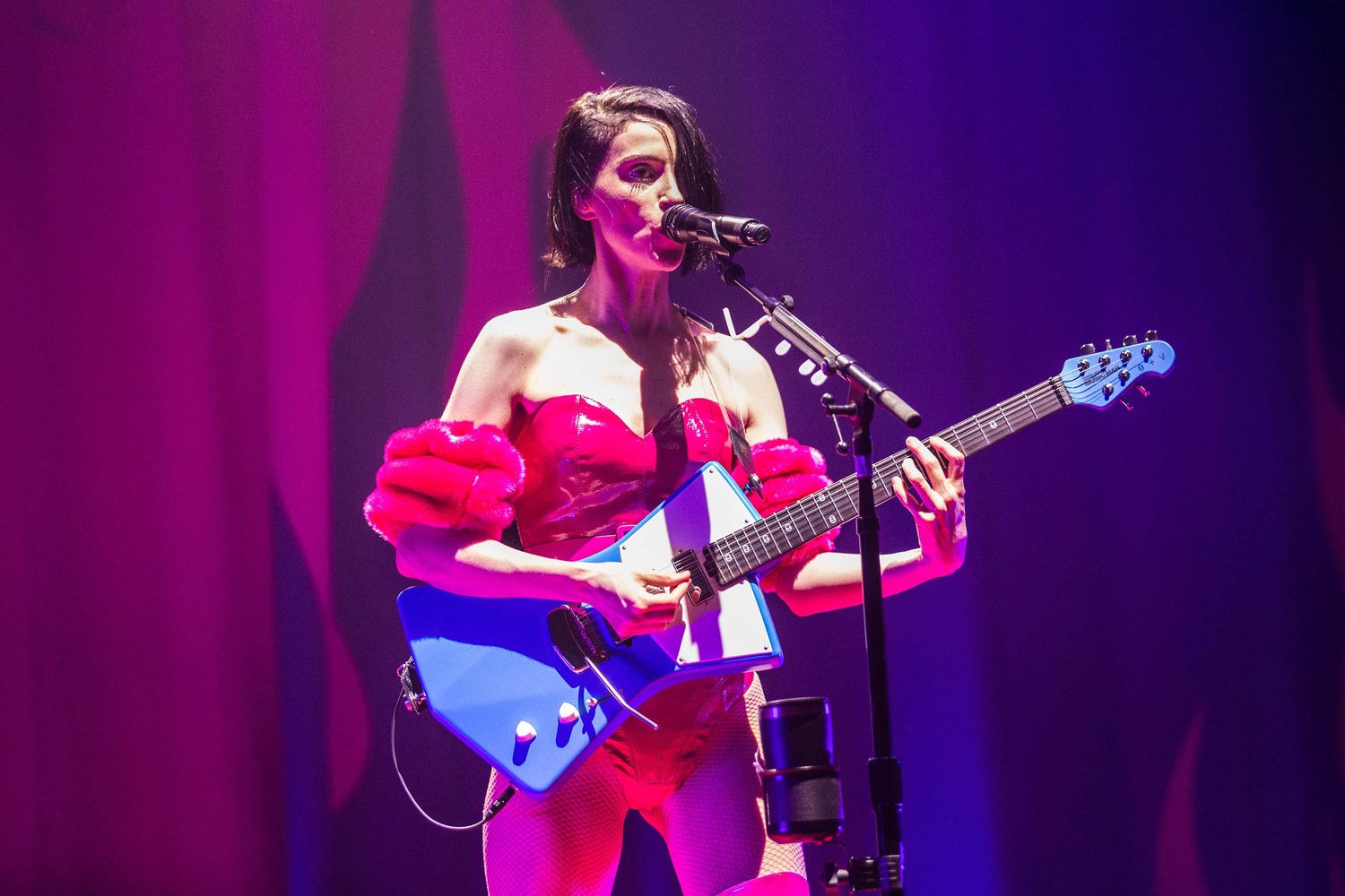 St Vincent set to perform with Dua Lipa at the 2019 Grammys