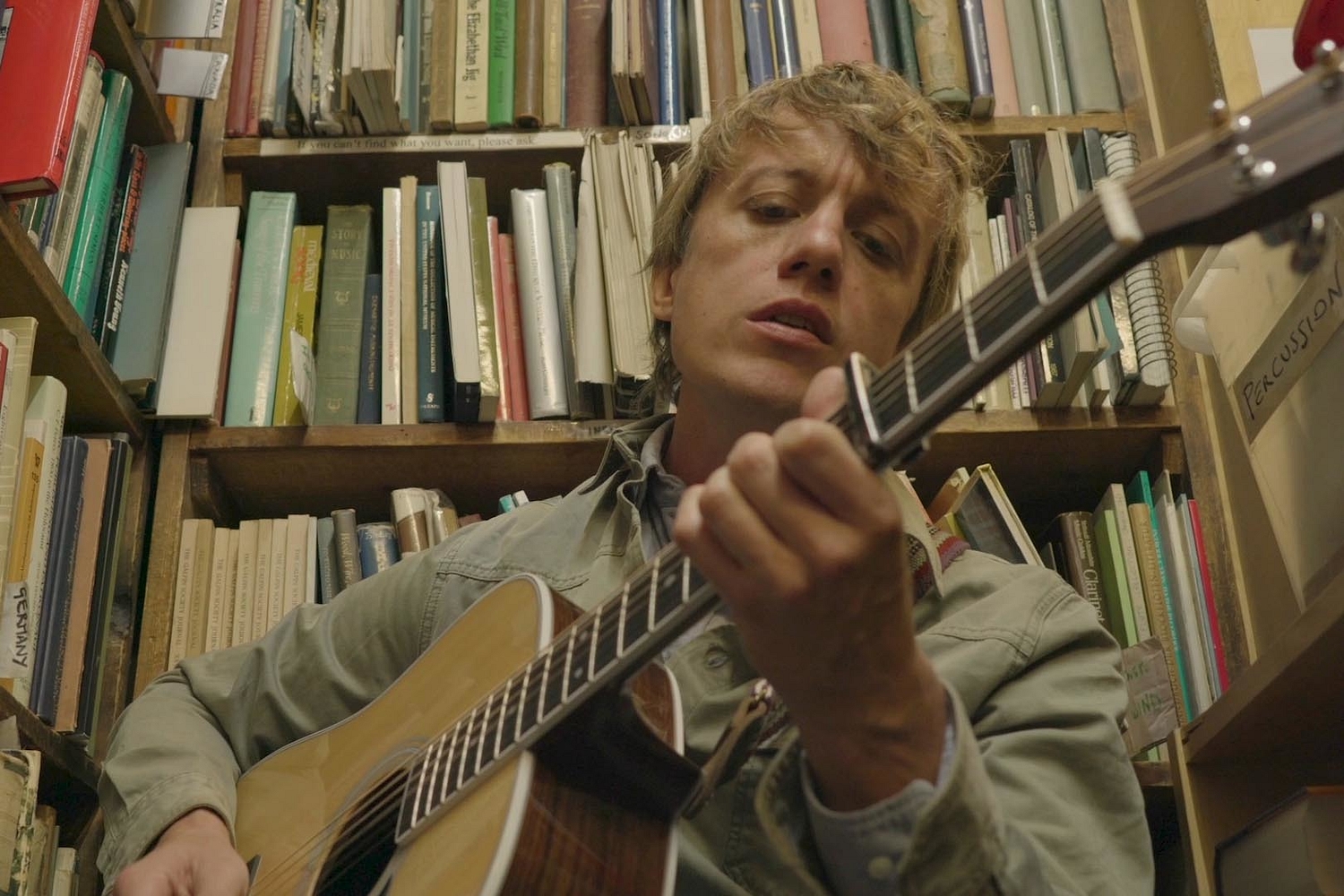 Steve Gunn airs acoustic ‘Vagabond’ video