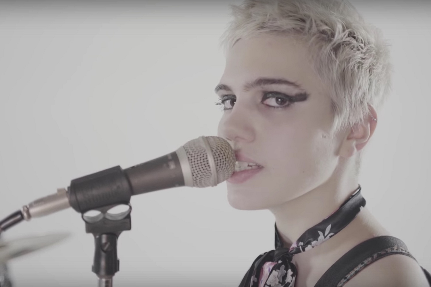 Sunflower Bean debut ‘Come On’ video