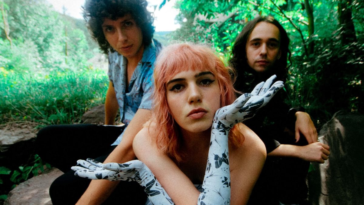 Get to know Juanita Stein: the sepia-tinged singer supporting The Killers on their massive arena tour - Vimarsana News