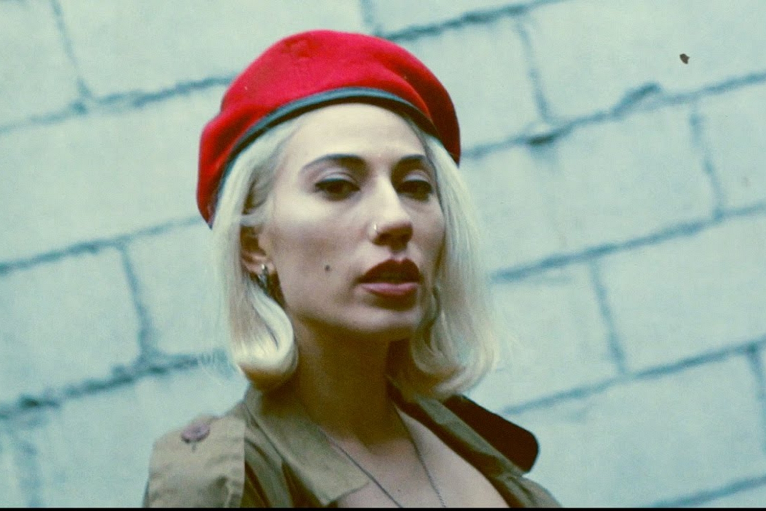 Tei Shi shares video for 'Get It'