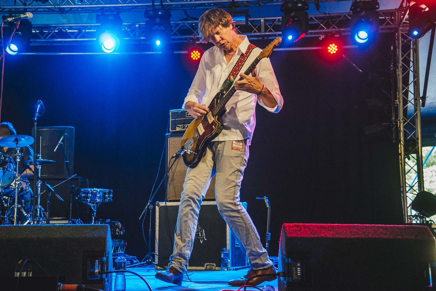 Thurston Moore brings sonic soundwaves to life at Latitude 2015
