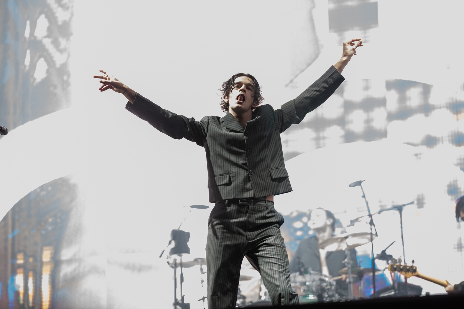 The 1975 give ‘Frail State of Mind’ its live debut