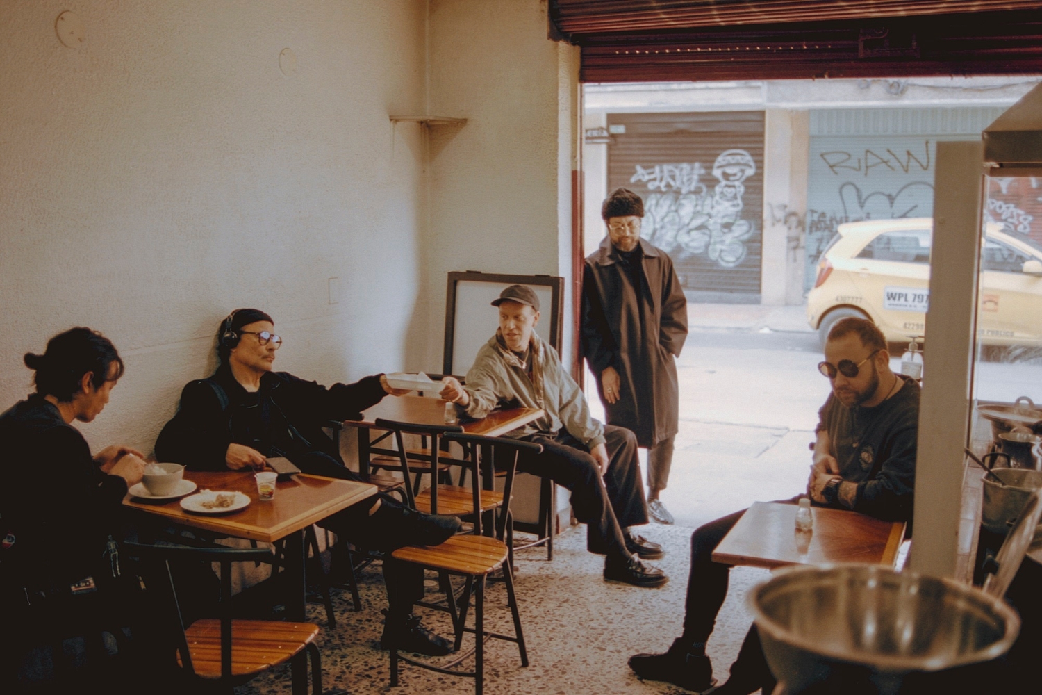 Unknown Mortal Orchestra - V