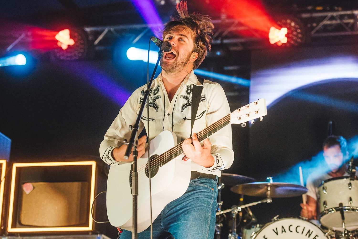 The Vaccines bring cowboy shirts and confetti to Latitude 2015