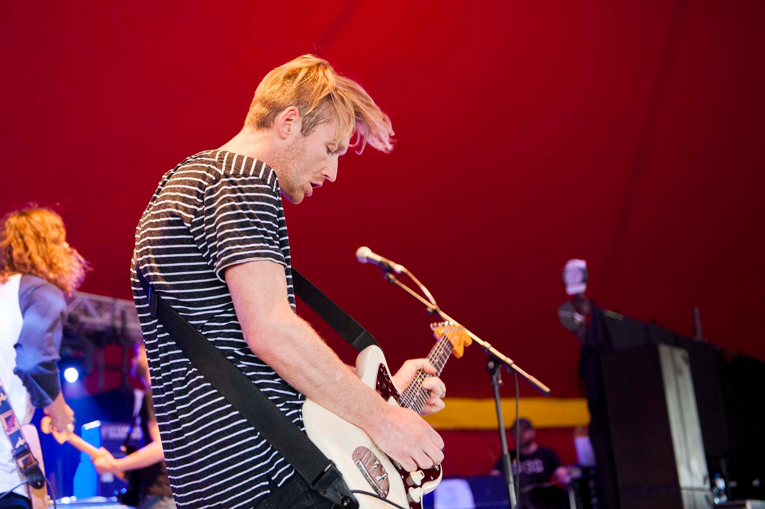 VANT crowd-surf with mission statement of a Reading Festival set