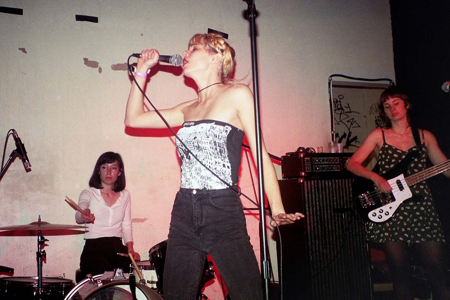 WALL bring the New York noise on home turf