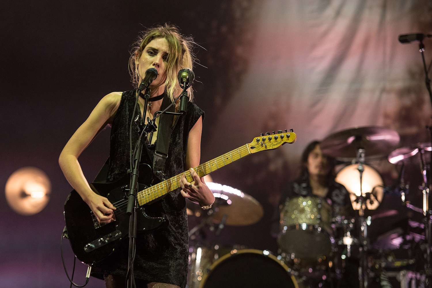 Wolf Alice play 'You're A Germ' on TFI Friday