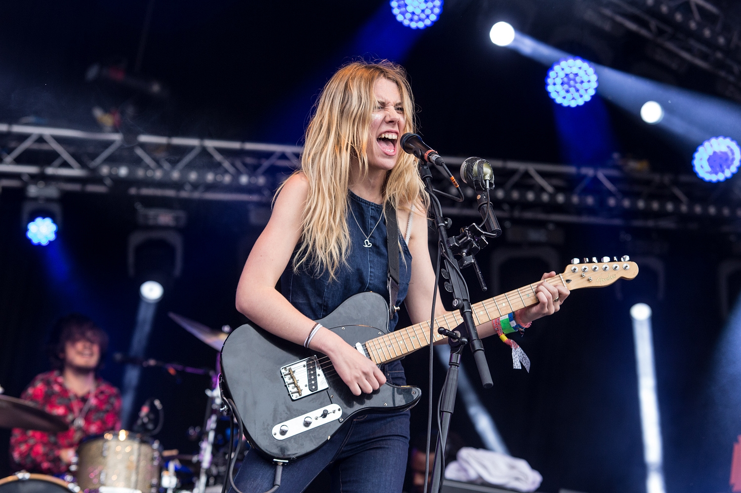 Wolf Alice battle scheduling errors to win over Glastonbury's Park Stage