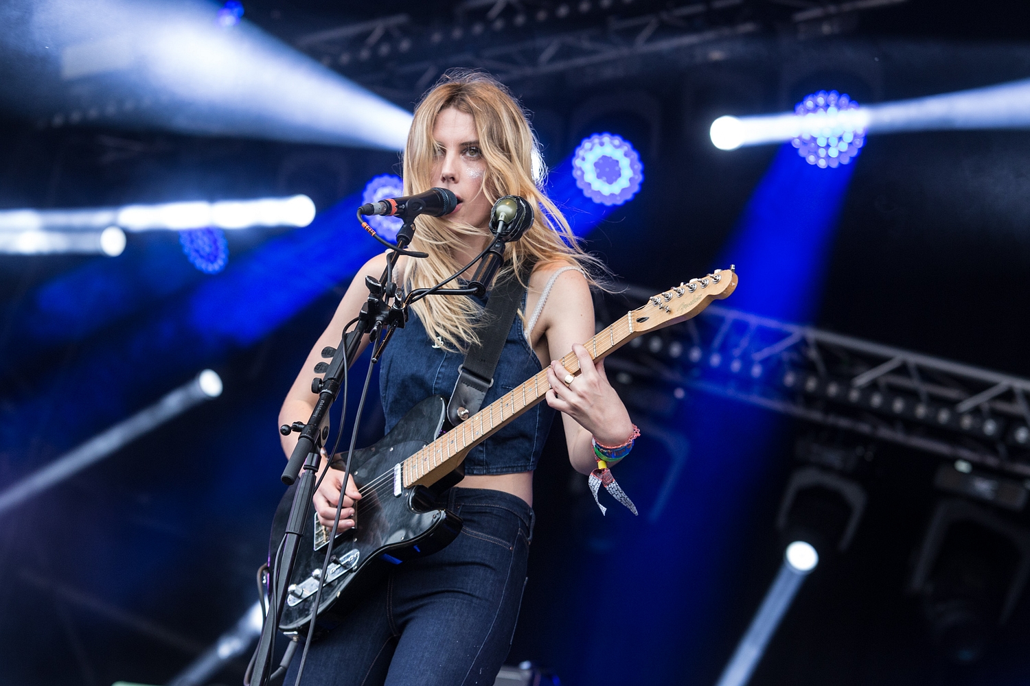 Wolf Alice battle scheduling errors to win over Glastonbury's Park Stage