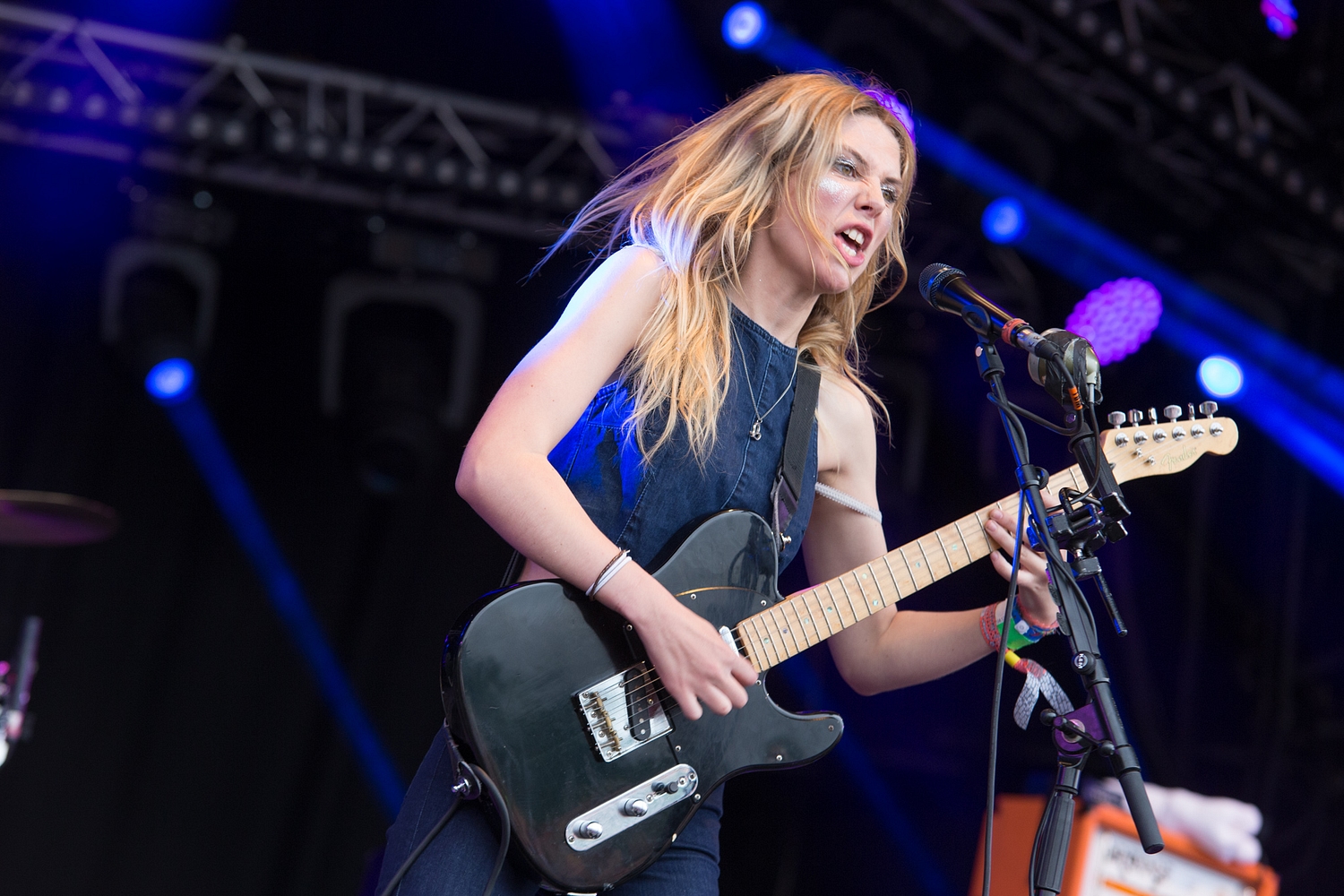 Watch Wolf Alice take on Scissor Sisters with ‘Take Your Mama’ cover