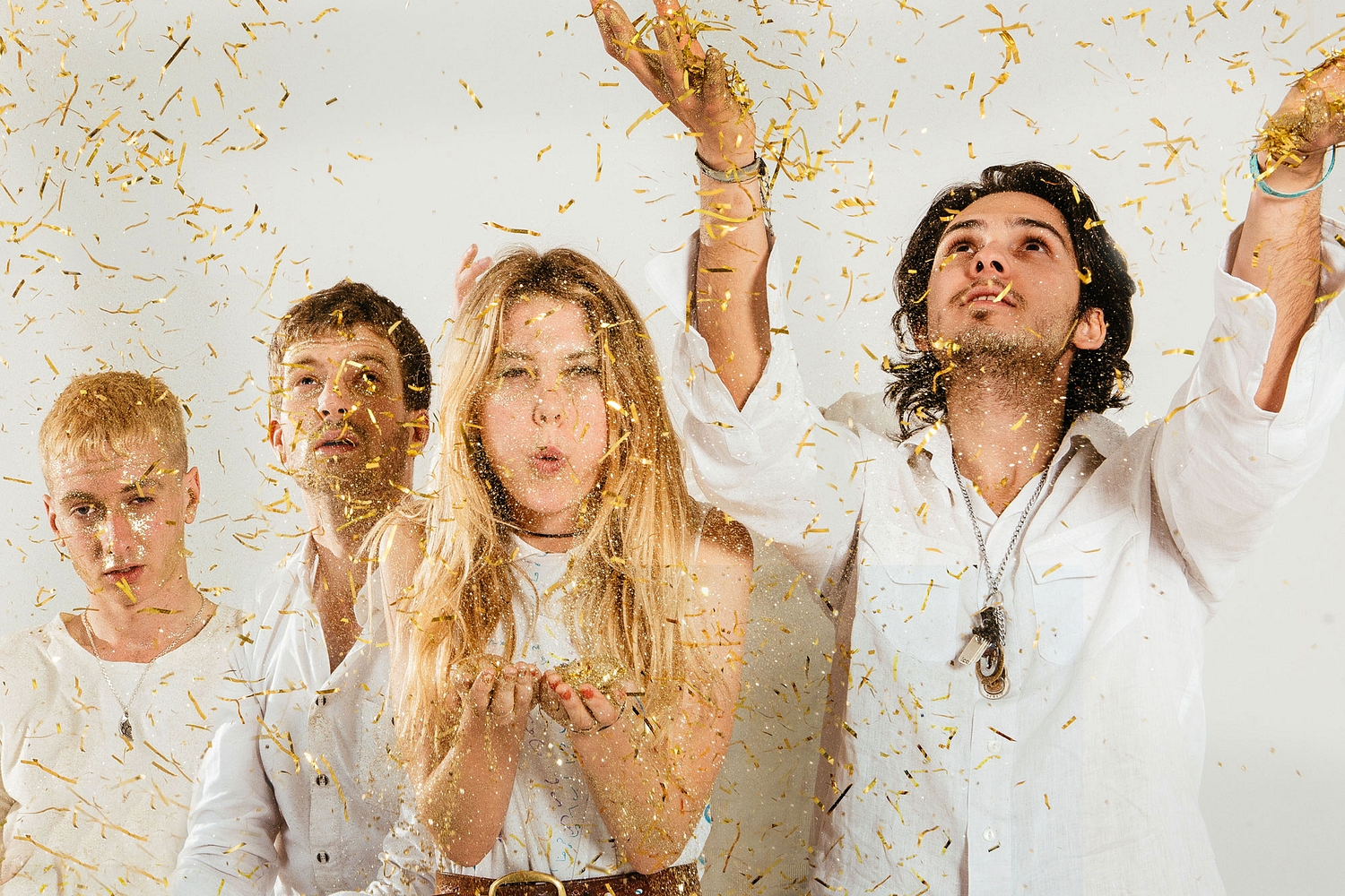 Wolf Alice heading for Number 1 in Official Albums Chart