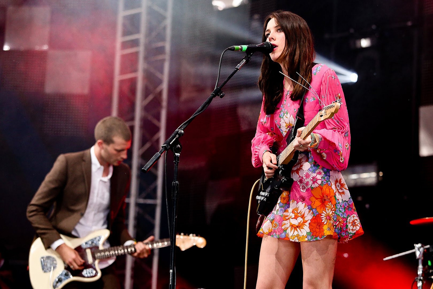 Watch Wolf Alice perform 'Moaning Lisa Smile' at Glastonbury