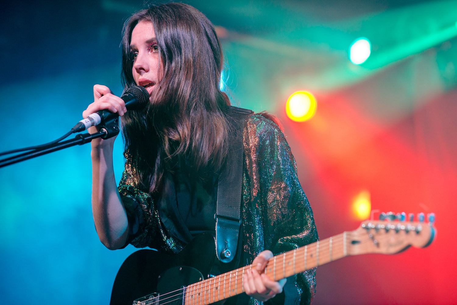 Wolf Alice win first ever DICE Live Award • News • DIY Magazine