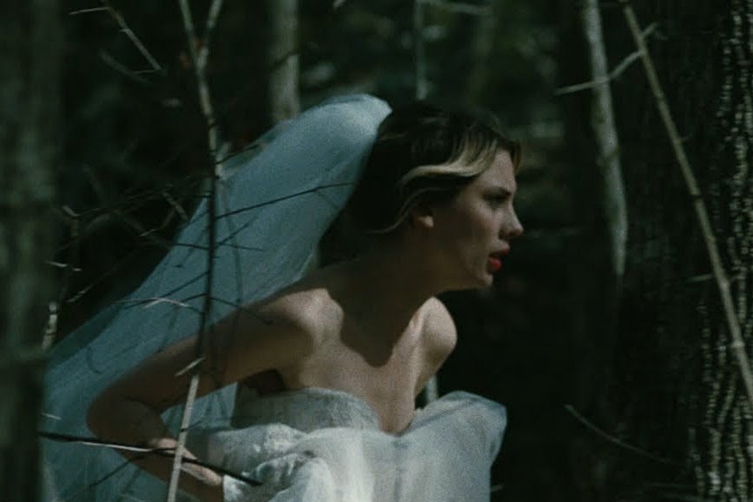 Ellie Rowsell dons a wedding dress in Wolf Alice’s new ‘Space & Time’ video