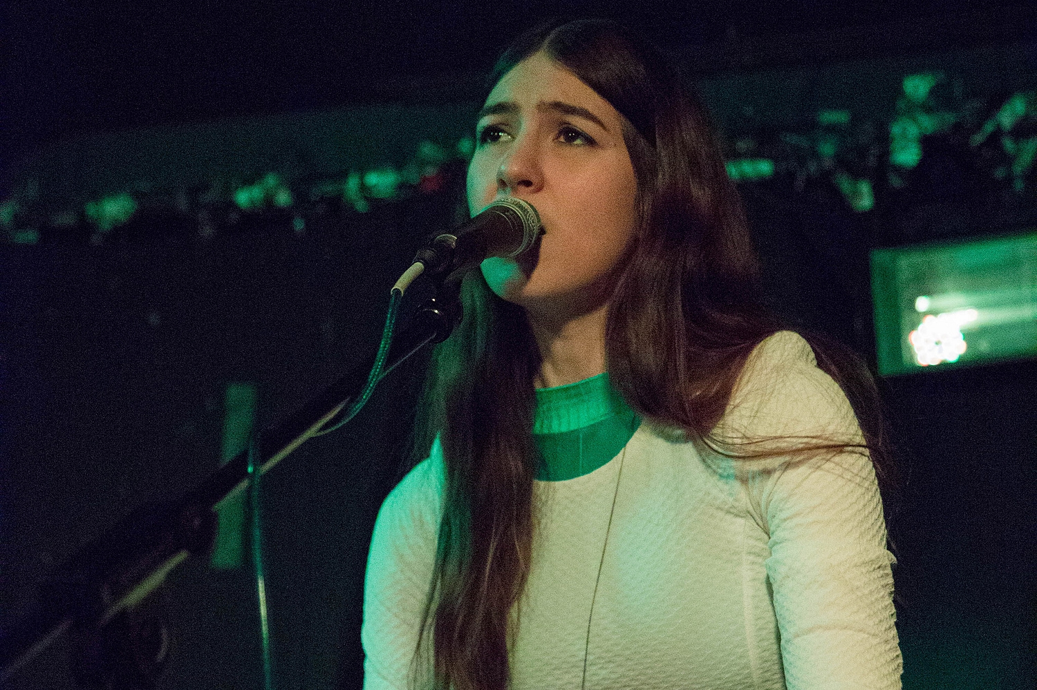 Weyes Blood plays breathtaking DIY Presents show