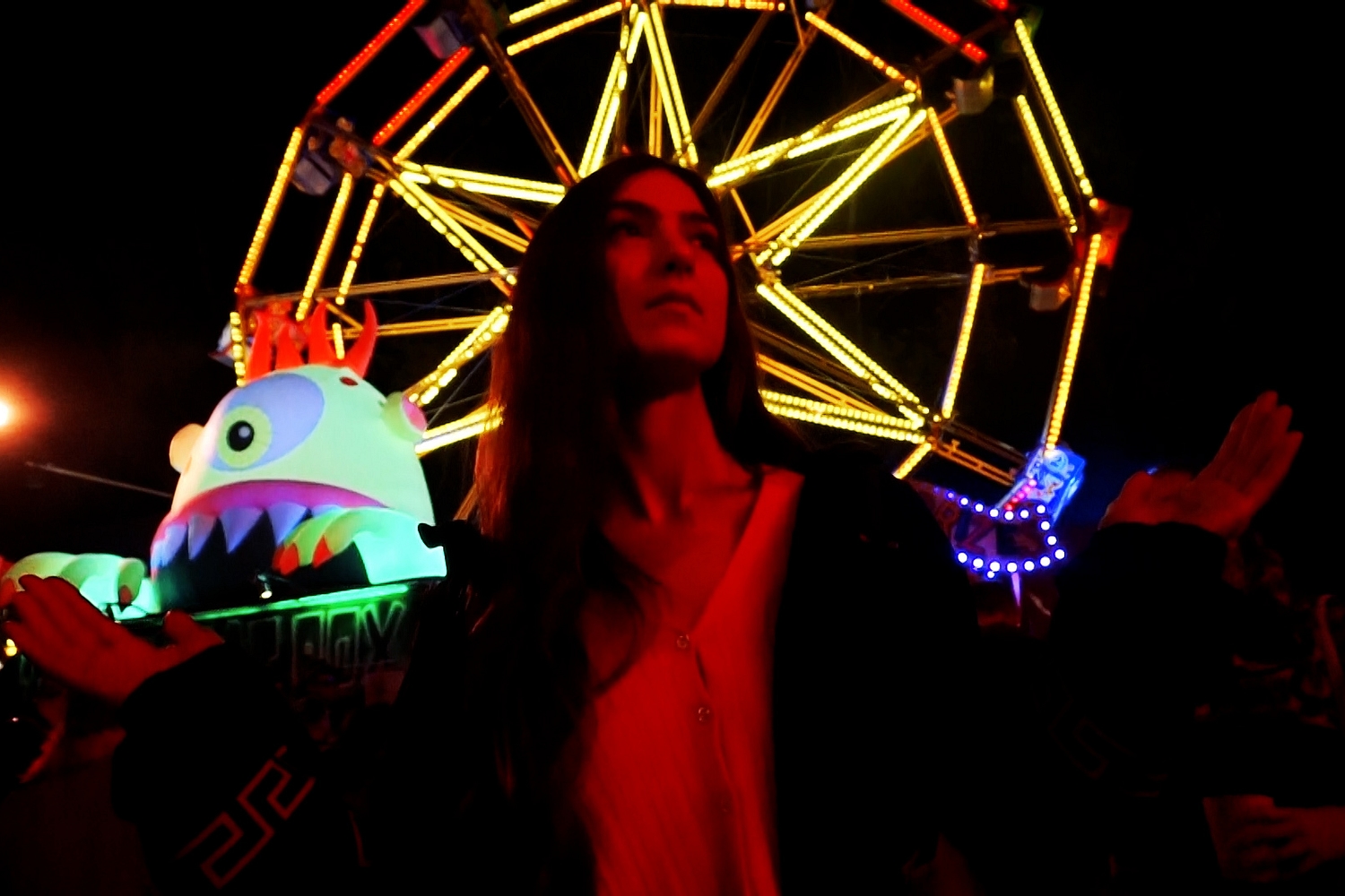 Weyes Blood shares new video for ‘Hearts Aglow’