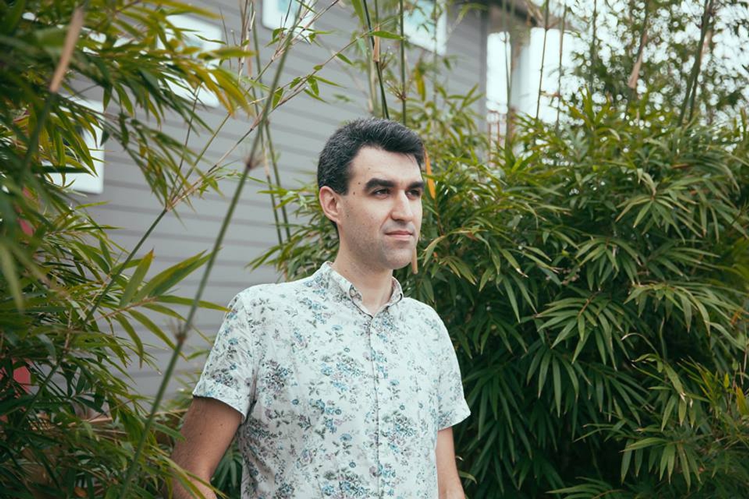 Wez gets solitary with sharp ‘No Crew’ track