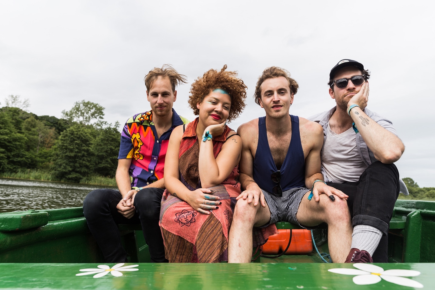 Weaves talk Latitude: "Just as we were about to go on, my nail fell off!"