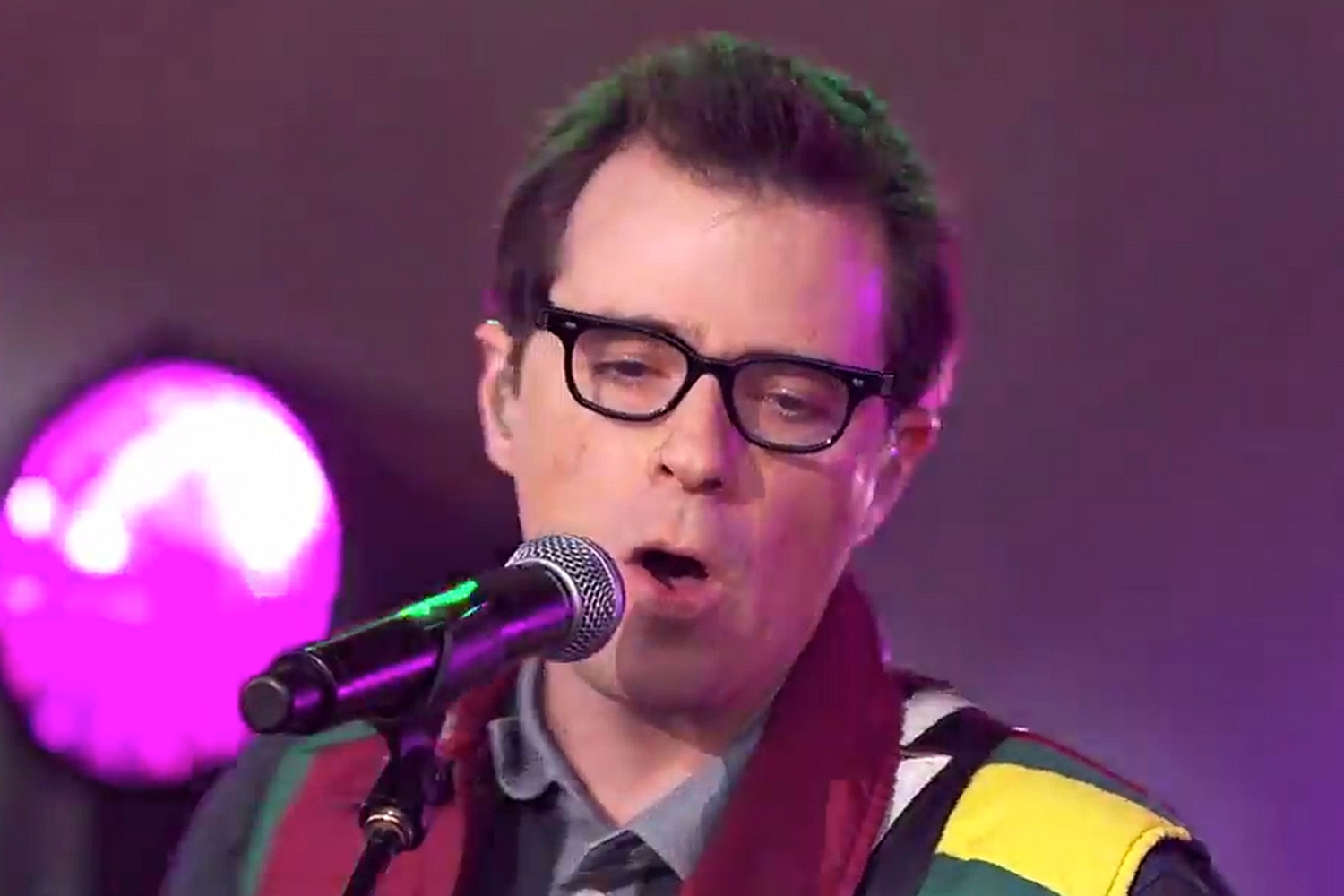 Watch Weezer play ‘Ain’t Got Nobody’ on Jimmy Kimmel