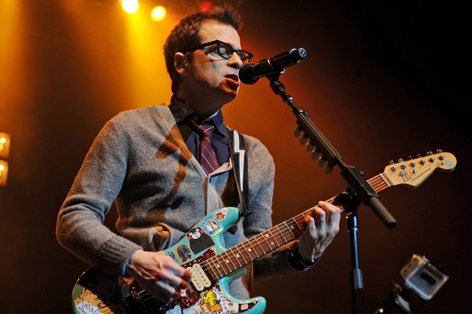 Surprise! Weezer have released an album of covers