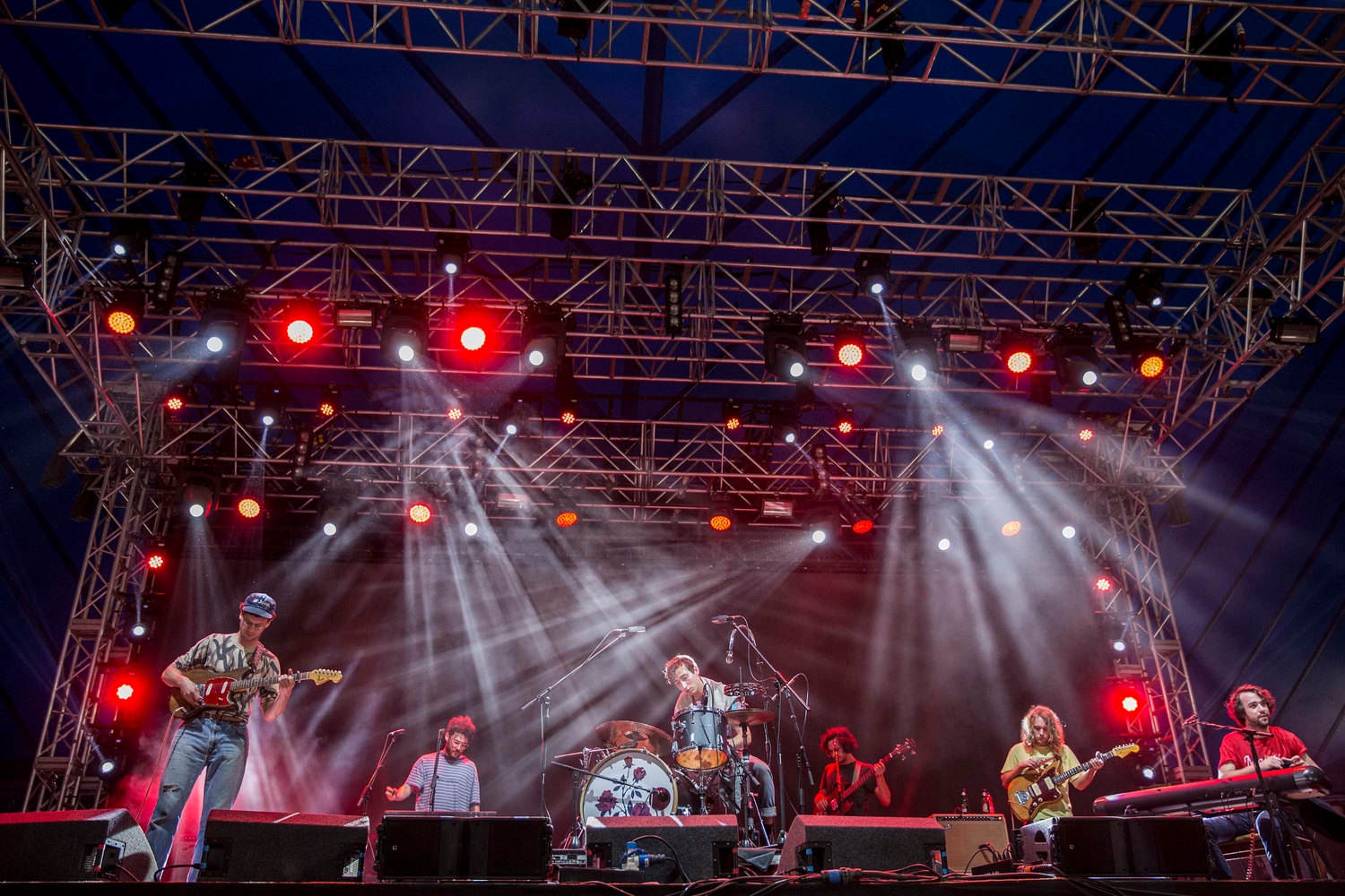 Whitney go through the motions for Reading 2016 set