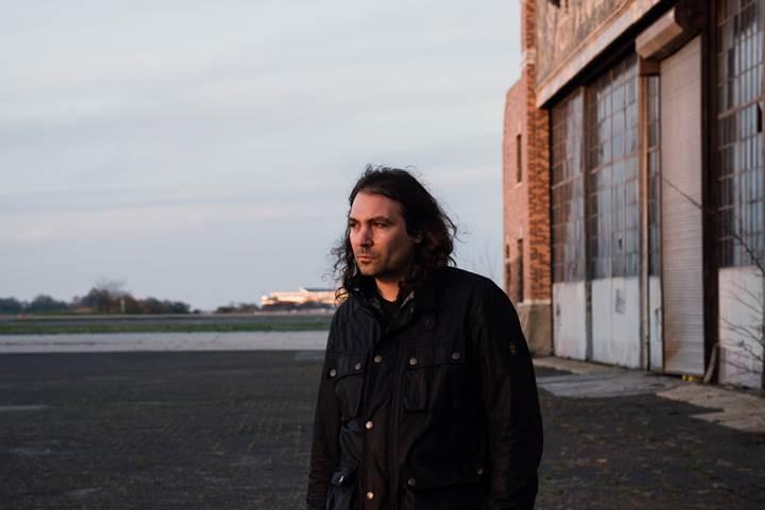 Watch The War On Drugs play an acoustic version of new track ‘Pain’