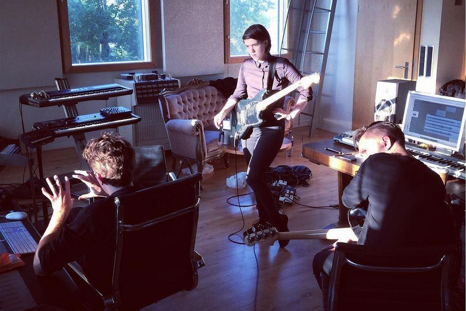 The xx line up BBC Radio 1 performance, share third mysterious snippet