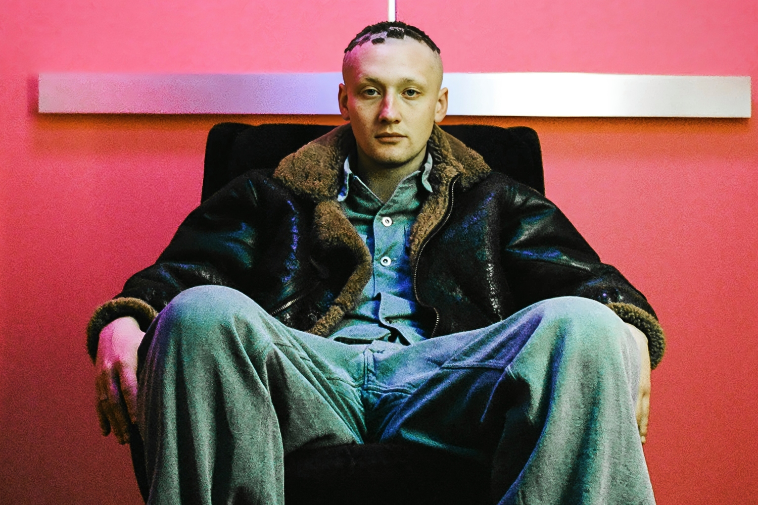 Yellow Days dives into his immersive new concept album ‘HOTEL HEAVEN’