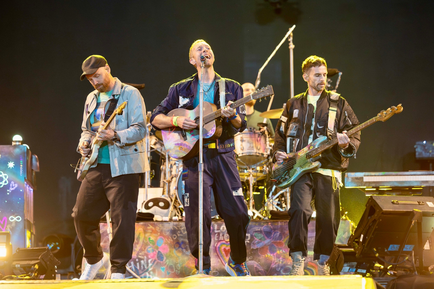 Coldplay, Little Simz and more Saturday, Glastonbury 2024 • Festivals • DIY Magazine