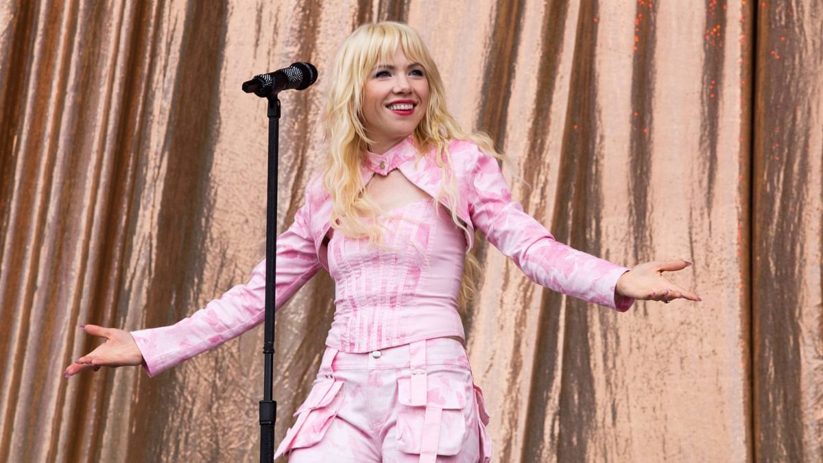 In Photos: Friday at Glastonbury 2023 - Vimarsana News